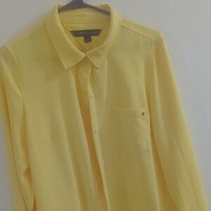 Tommy Hilfiger Yellow Button Down Size M